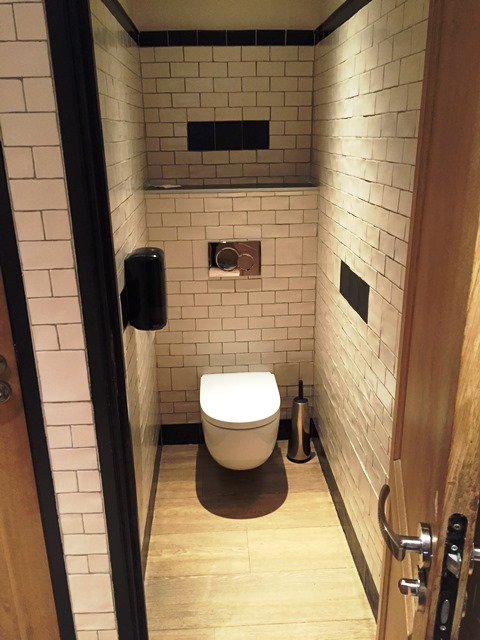 WC suspendu (cabinet de toilettes, 2Bsi Concept